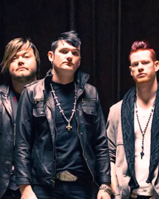 Hinder Shakopee
