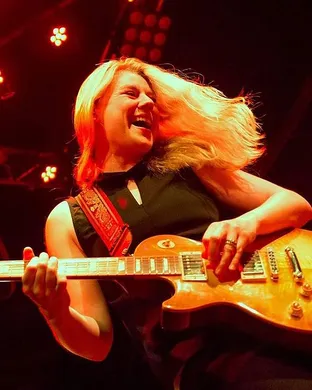 Joanne Shaw Taylor Minneapolis